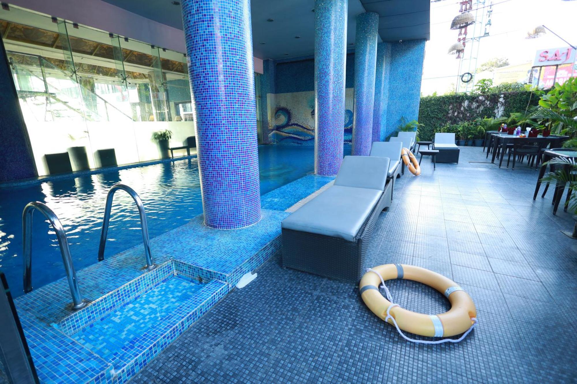 Saj Luciya -A Classified 4 Star Hotel Thiruvananthapuram Dış mekan fotoğraf