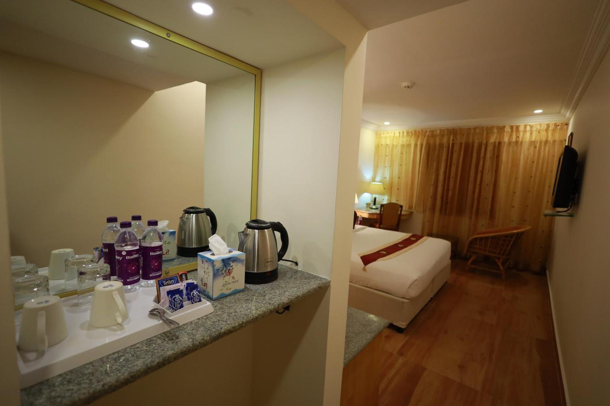 Saj Luciya -A Classified 4 Star Hotel Thiruvananthapuram Dış mekan fotoğraf