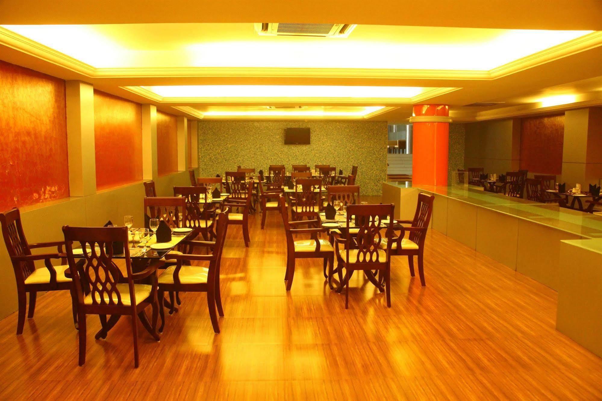 Saj Luciya -A Classified 4 Star Hotel Thiruvananthapuram Dış mekan fotoğraf