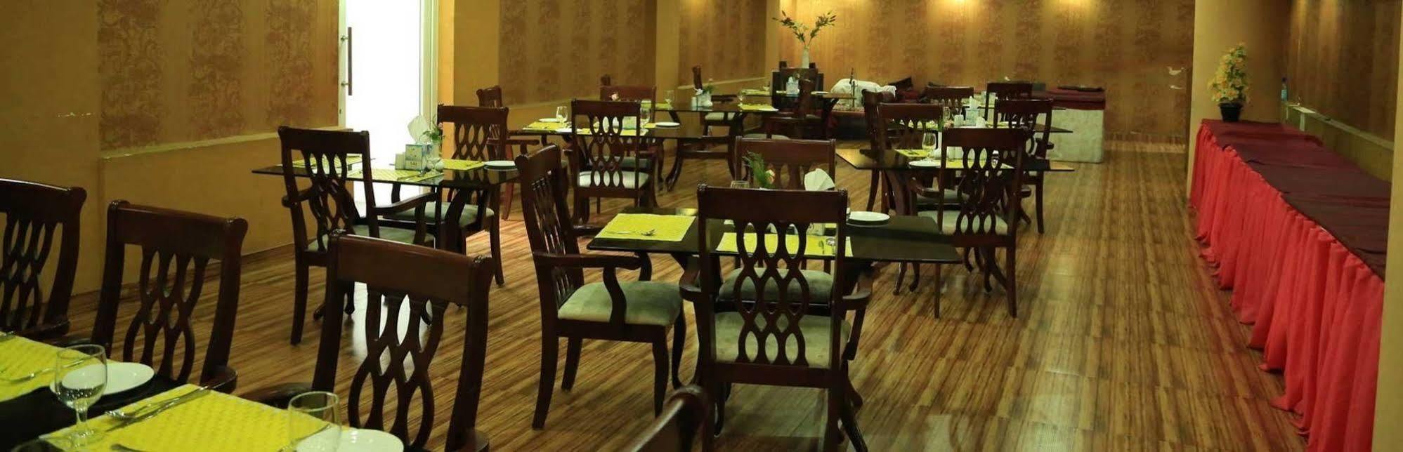 Saj Luciya -A Classified 4 Star Hotel Thiruvananthapuram Dış mekan fotoğraf