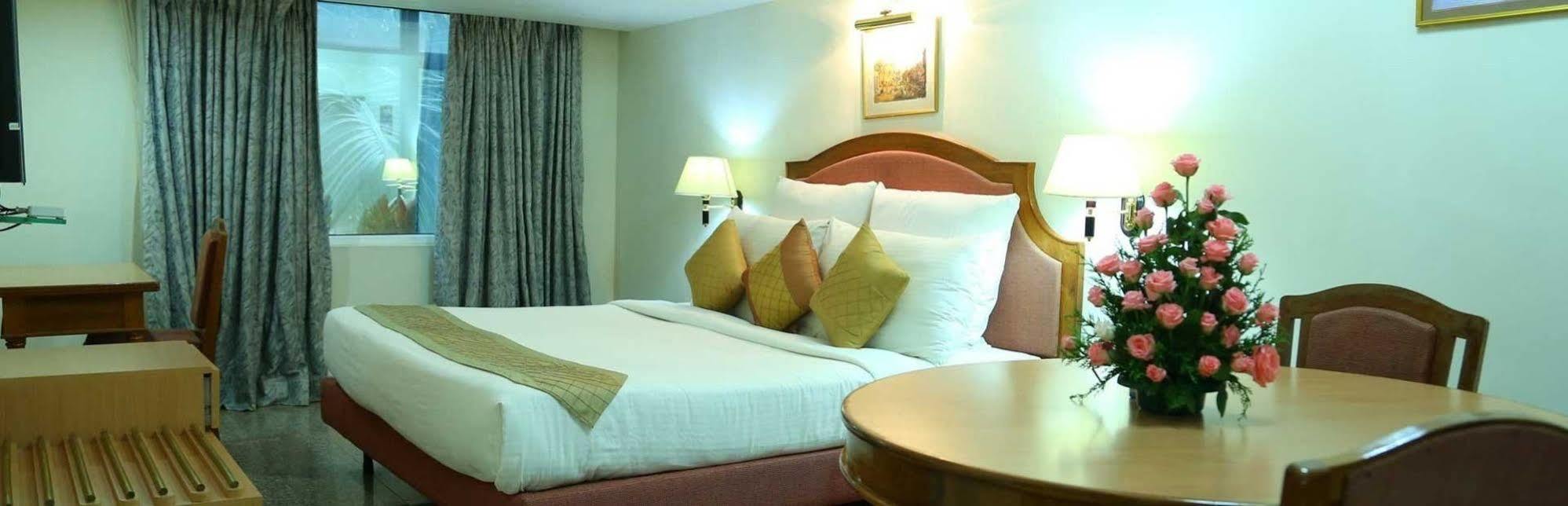 Saj Luciya -A Classified 4 Star Hotel Thiruvananthapuram Dış mekan fotoğraf